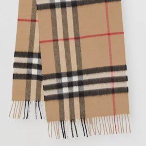 NWOT Burberry Cashmere Scarf